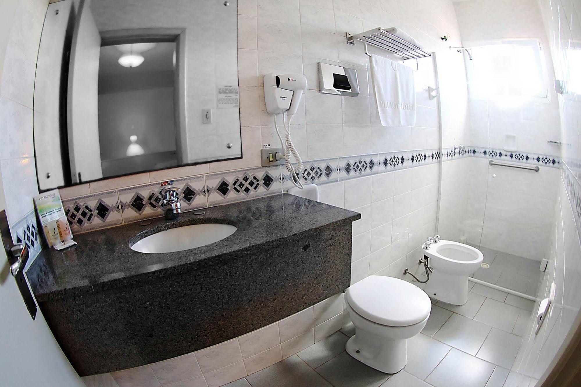 Village Hotel ปอนตากรอสซา ภายนอก รูปภาพ