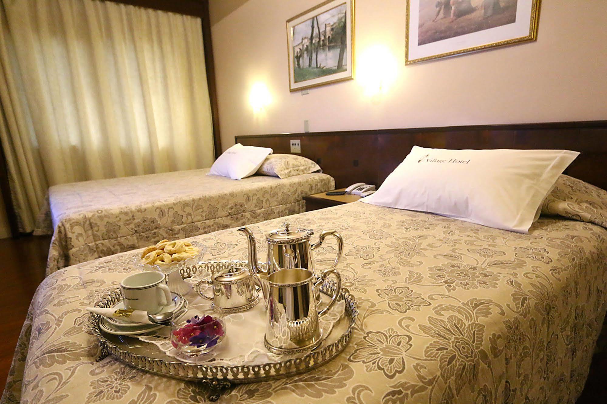 Village Hotel ปอนตากรอสซา ภายนอก รูปภาพ